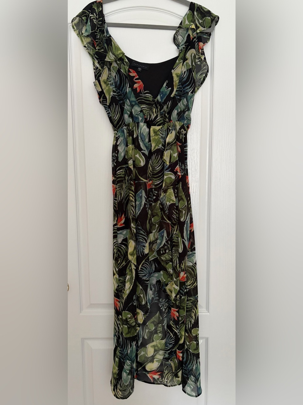 Sanctuary Black Tropical Leaf Maxi Dress with Green and Coral Accents